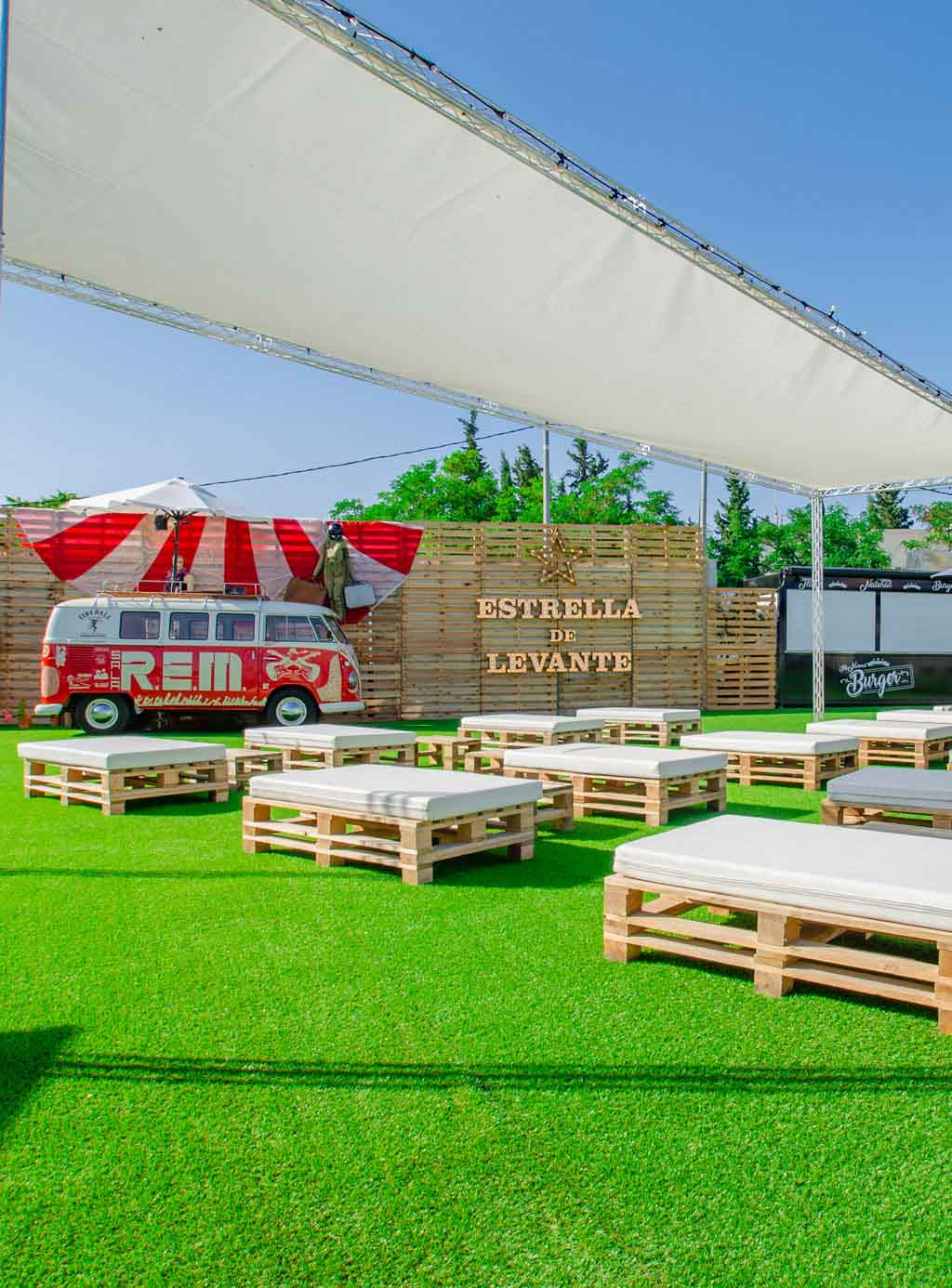 Césped Artificial Ultra Económico - Party 20 (Especial Eventos Y Terrazas) - Kora Habitat Césped artificial