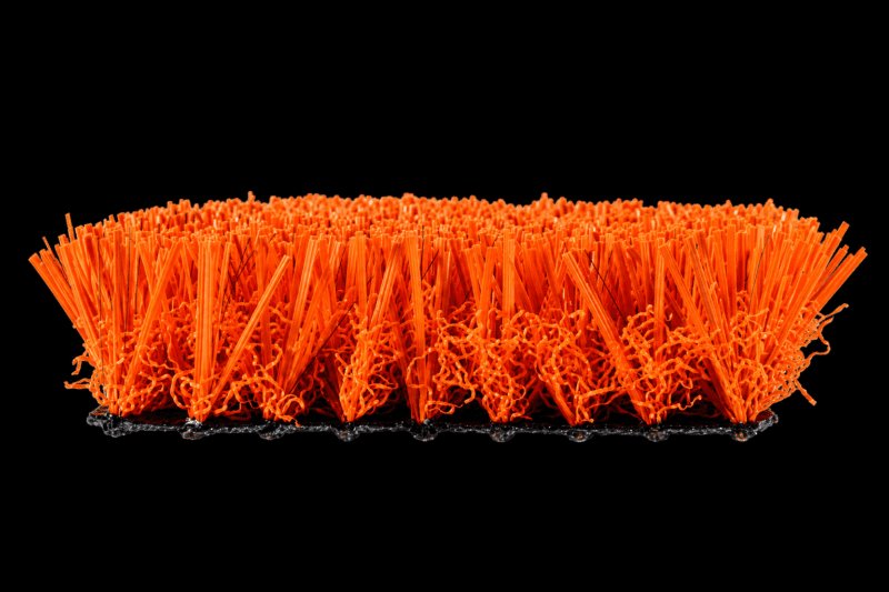 Césped Artificial Naranja De Alta Resistencia Y Diseño Premium I 26,80€ M² - Kora Habitat Cesped artificial naranja