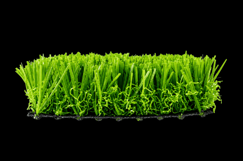 Césped Artificial Verde De Alta Resistencia Y Diseño Premium I 26,80€ M² - Kora Habitat Cesped artificial verde
